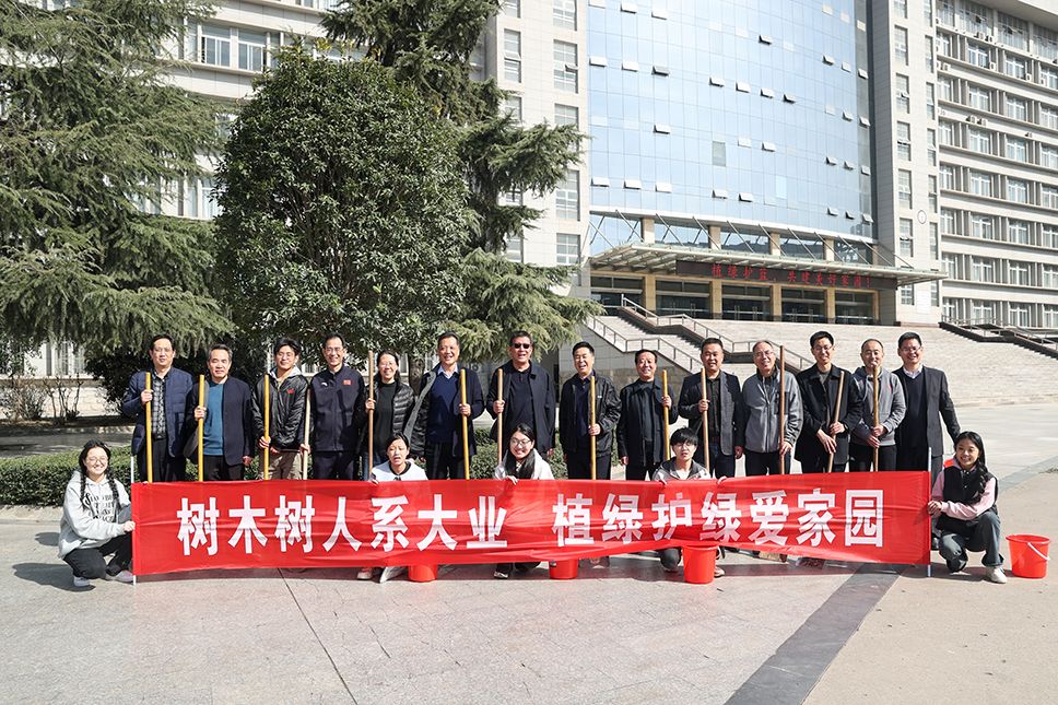 校领导参加“师生同...